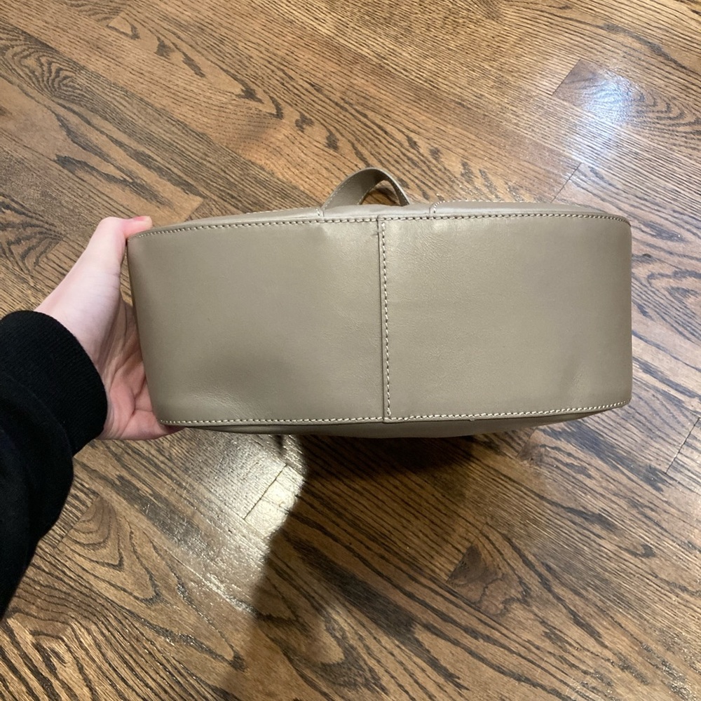 Quilted Shoulder Bag in Light Taupe - Picture 2 of 4